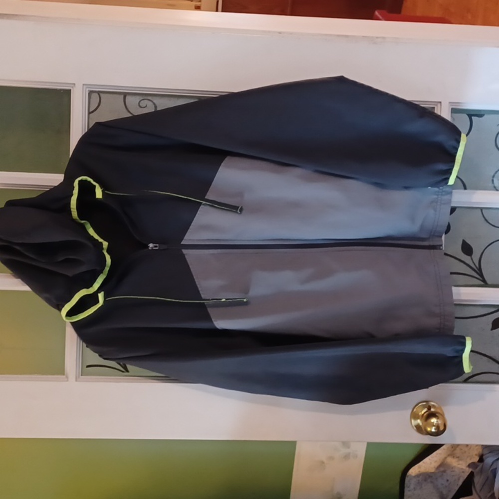 Starter wind breaker jacket hoodied jacket men's size medium